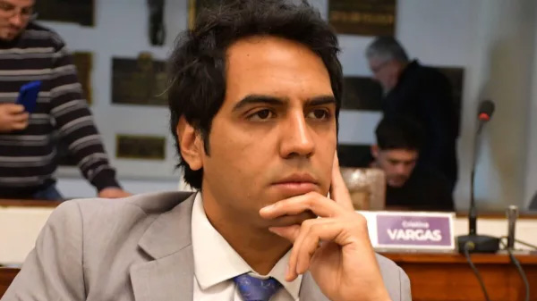 El escándalo protagonizado por el concejal radical Miqueas Burgoa, detenido el pasado fin de semana por conducir alcoholizado, continúa generando repercusiones políticas en el Concejo Deliberante de Guaymallén.